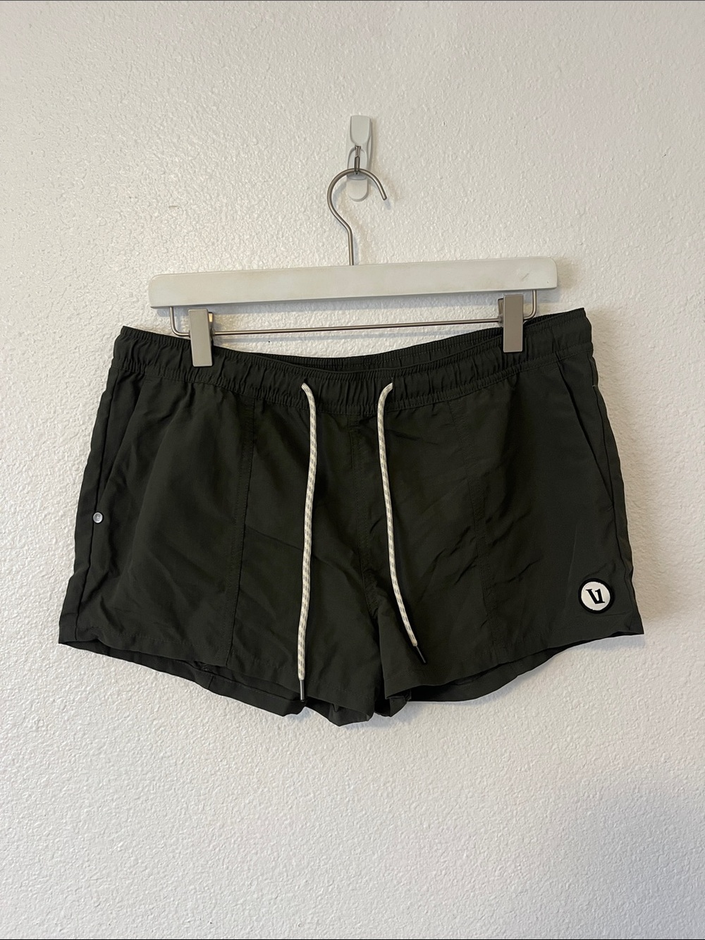 Vuori Sunwashed Short Olive Army Green Drawstring Pockets M Medium Rise